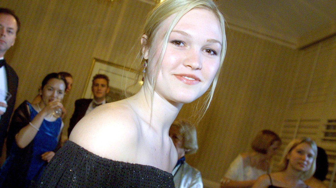 2001 Julia Stiles Movie Feels Like Perfect Preparation for 'Dancing With the Stars' 