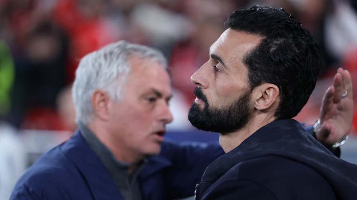  Álvaro Arbeloa (right) is a back fan of José Mourinho. | PATRICIA DE MELO MOREIRA/AFP/Getty Images 