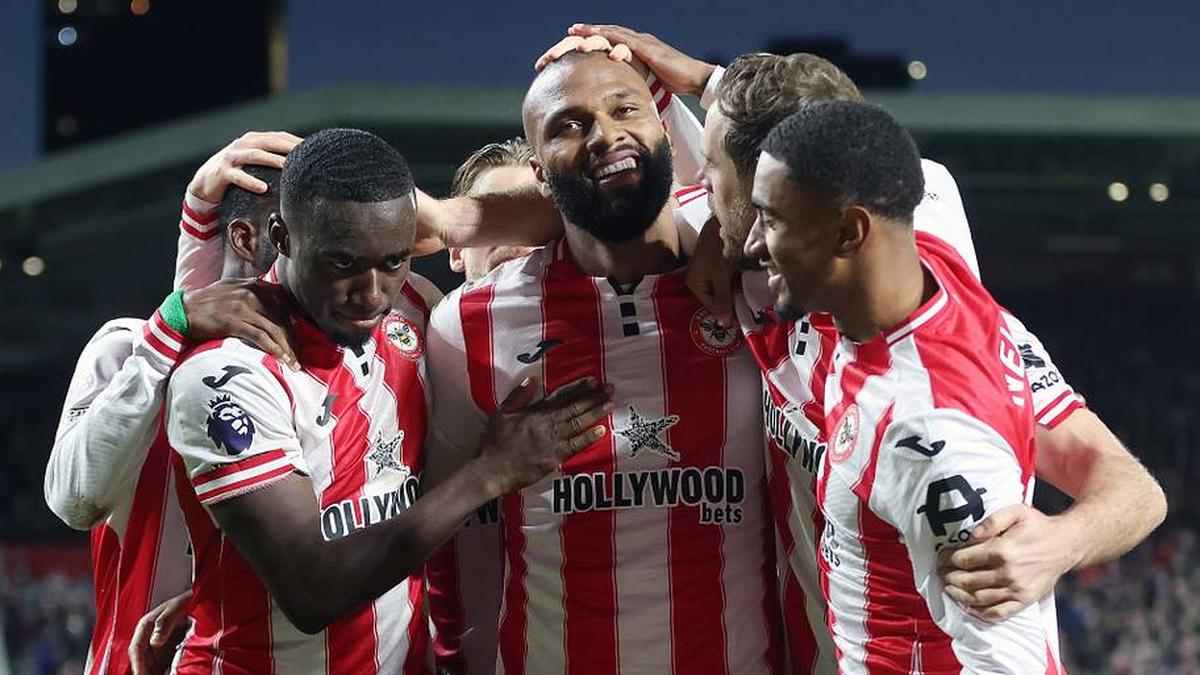  Igor Thiago (center) was the star of Brentford's show. | Crystal Pix/MB Media/Getty Images 