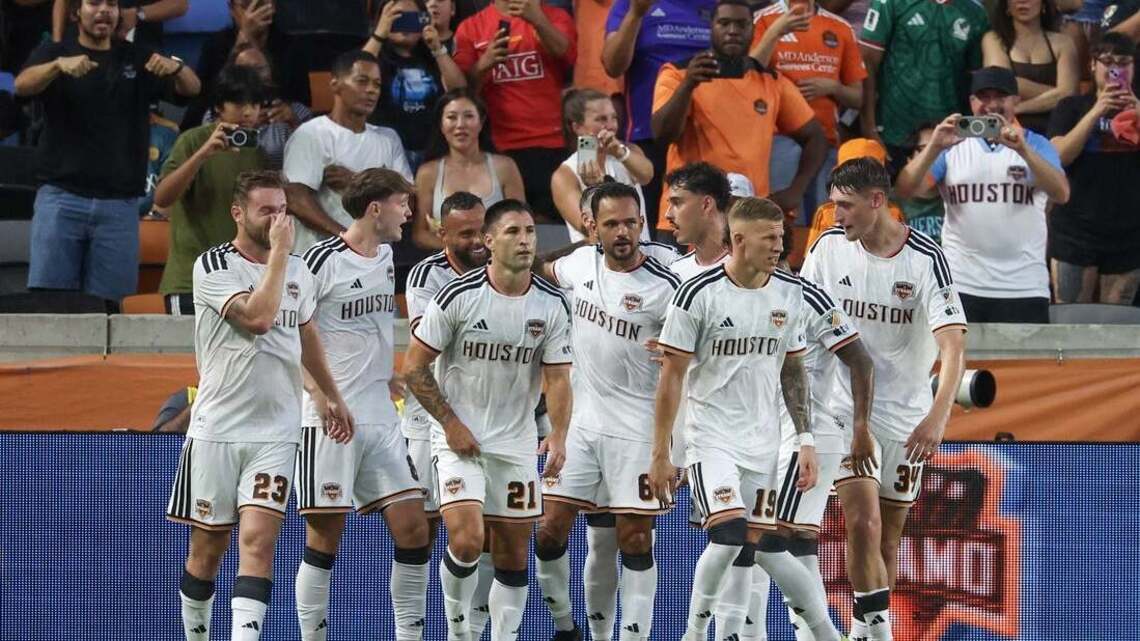 Guilherme runs goal-scoring streak to 4 games as Dynamo blank Galaxy 