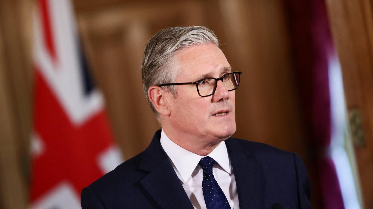 British Prime Minister Keir Starmer gives a media statement at Downing Street on the government’s response to a stabbing in which two Jewish men were wounded, which police said was a terrorism‑related attack, after a man was arrested in connection with the incident on Wednesday, in London, Britain, April 30, 2026. REUTERS/Jack Taylor
