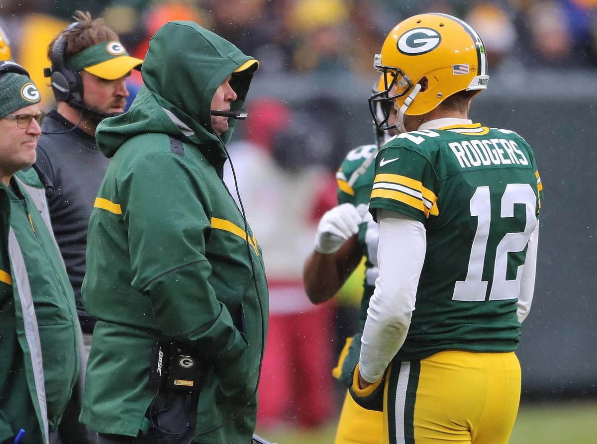  Green Bay Packers quarterback Aaron Rodgers (12) talks with Green Bay Packers' Mike McCarthy against the Arizona Cardinals Sunday, December 2, 2018 at Lambeau Field in Green Bay, Wis. Jim Matthews/USA TODAY NETWORK-Wis Packers Cardinals Dec 2 2018 reuters.com,2019:newsml_MT1USATODAY12579824:1768914869