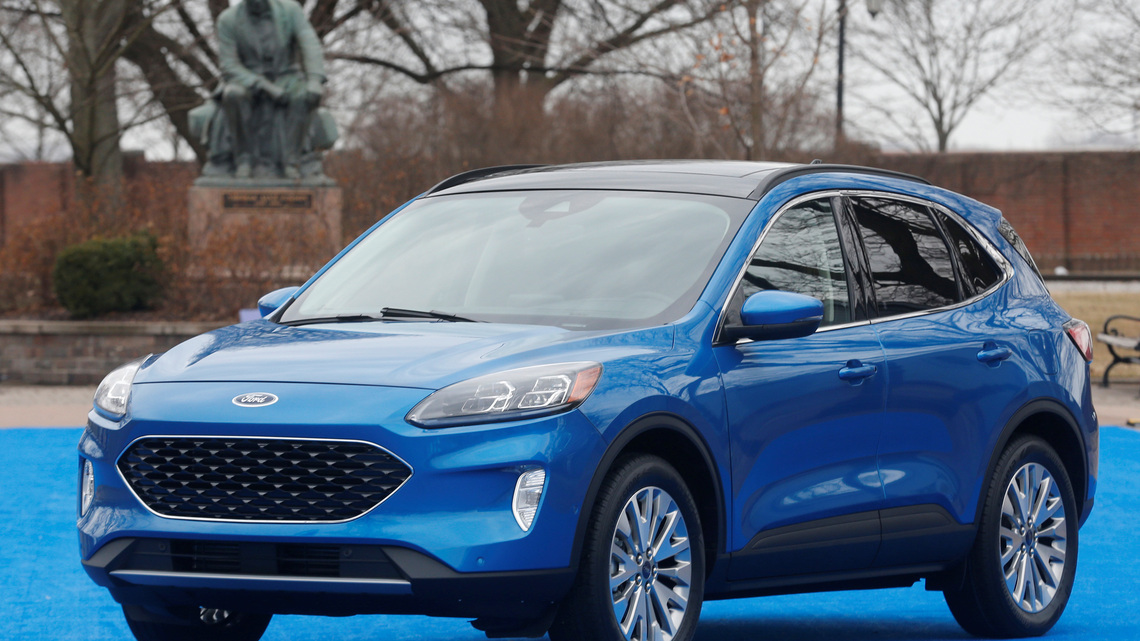 US car sales on cruise control despite pressures 