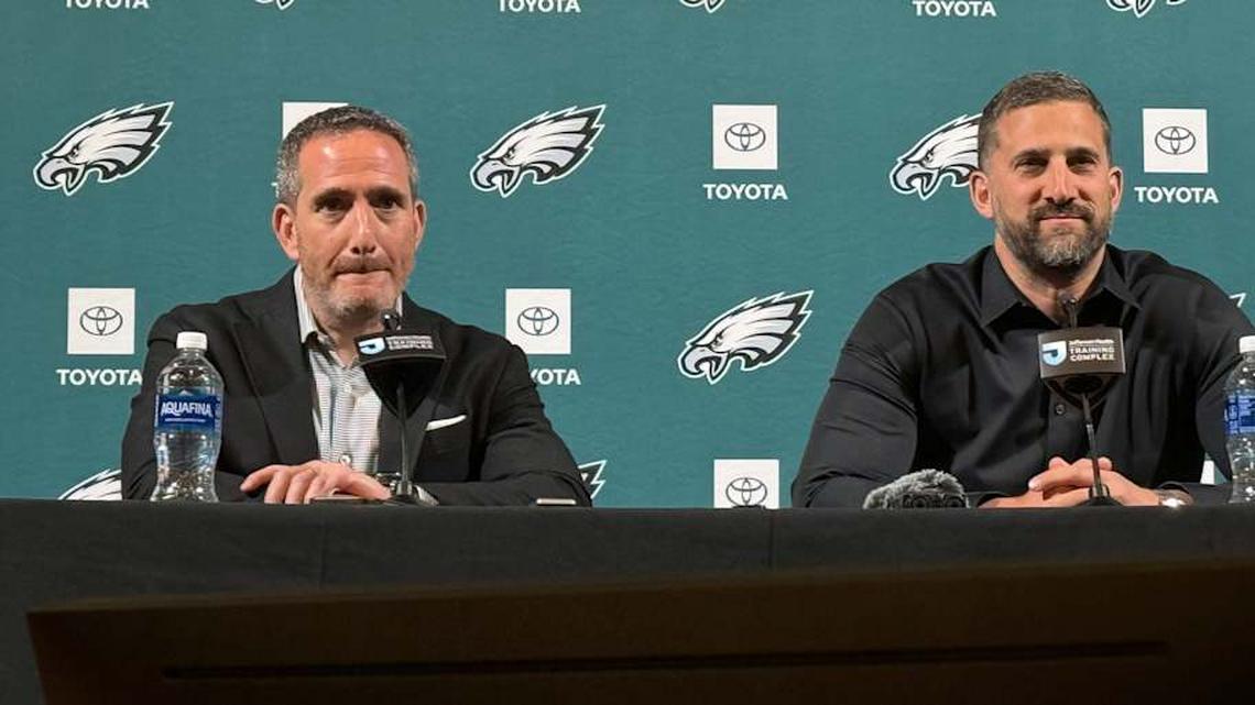  Eagles GM Howie Roseman (left) and head coach Nick Sirianni met with reporters after selecting Makai Lemon in the first round of the 2026 NFL Draft. | Ed Kracz/Eagles on SI 