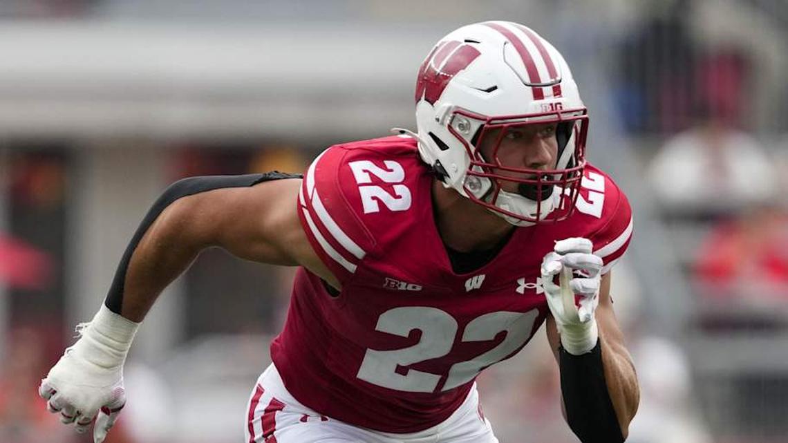  Sep 20, 2025; Madison, Wisconsin, USA; Wisconsin Badgers linebacker Mason Reiger (22) during the game against the Maryland Terrapins at Camp Randall Stadium. Mandatory Credit: Jeff Hanisch-Imagn Images | Jeff Hanisch-Imagn Images 