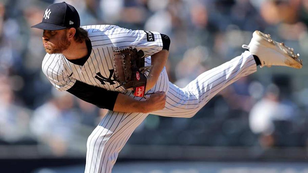  The Yankees need bullpen help, driven home by Paul Blackburn's latest outing. | Brad Penner-Imagn Images 