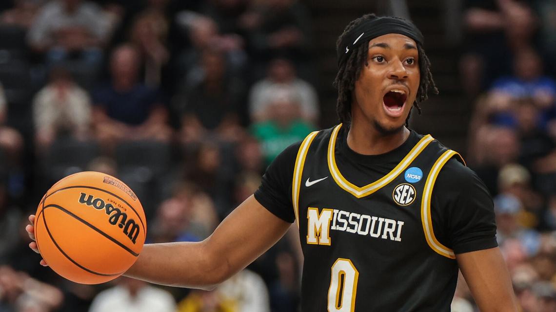 Mizzou men's basketball team retains Pierce, loses Robinson to transfer portal