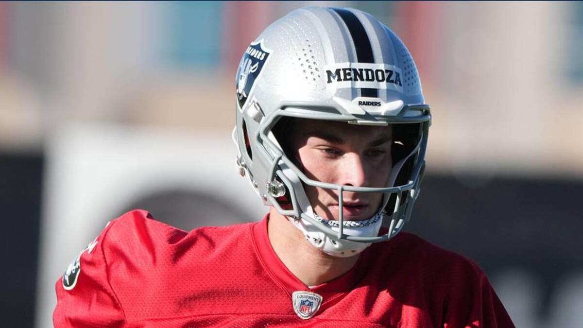  Jun 9, 2026; Henderson, NV, USA; Las Vegas Raiders quarterback Fernando Mendoza (15) runs during minicamp at Intermountain Health Performance Center. Mandatory Credit: Kirby Lee-Imagn Images | Kirby Lee-Imagn Images 