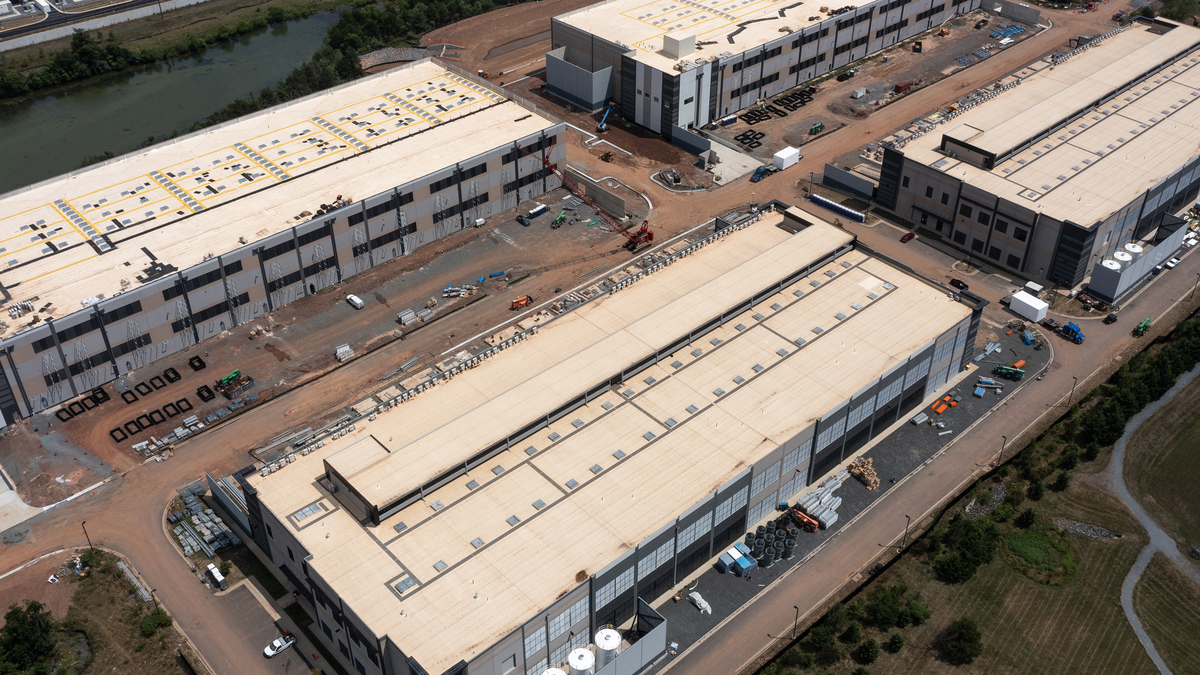 Data center power supplies imperiled by crunch in top US grid
