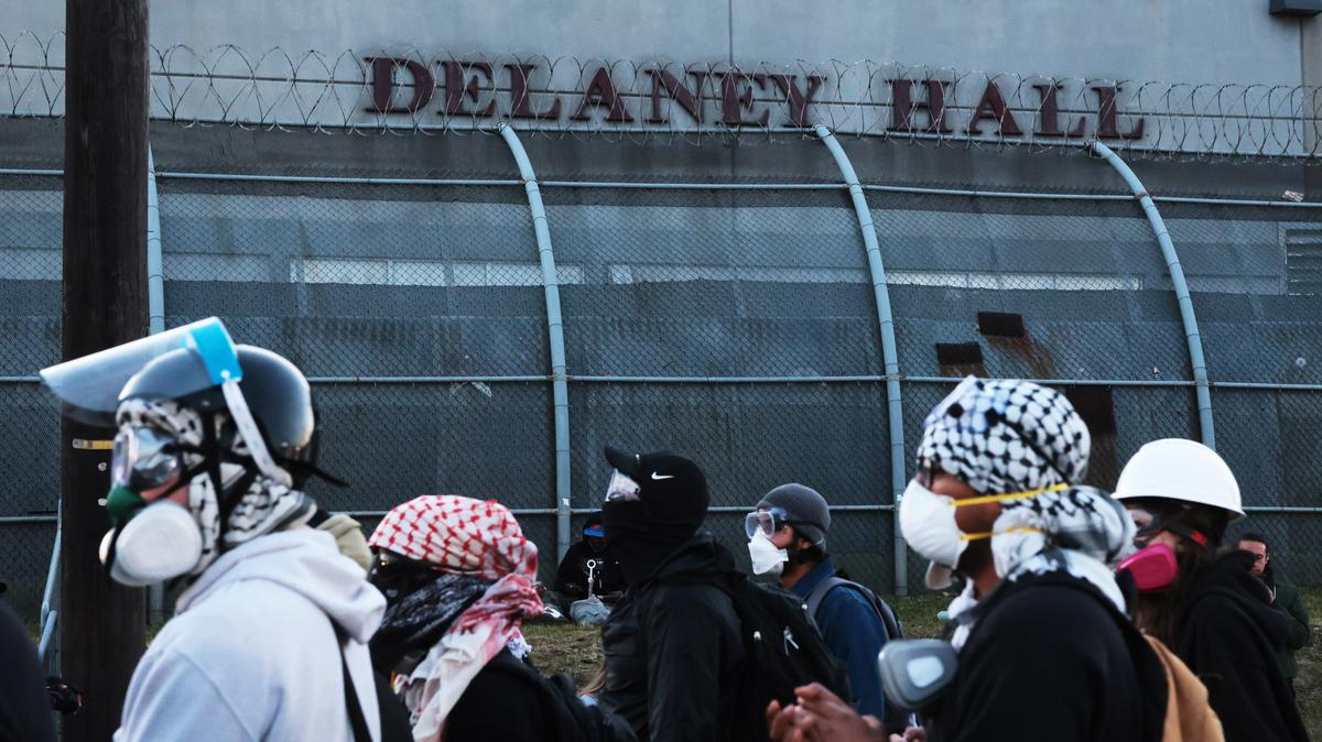 ICE Detainees on Hunger Strike Say They Were Pepper Sprayed