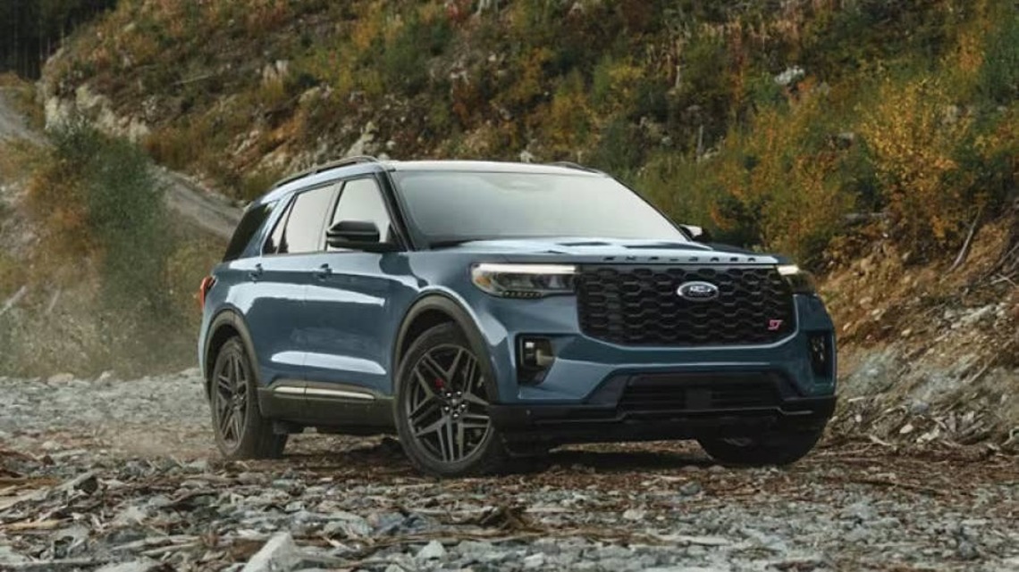 We Compared the 2026 Ford Explorer and Chevrolet Traverse. One Comes Out Ahead 