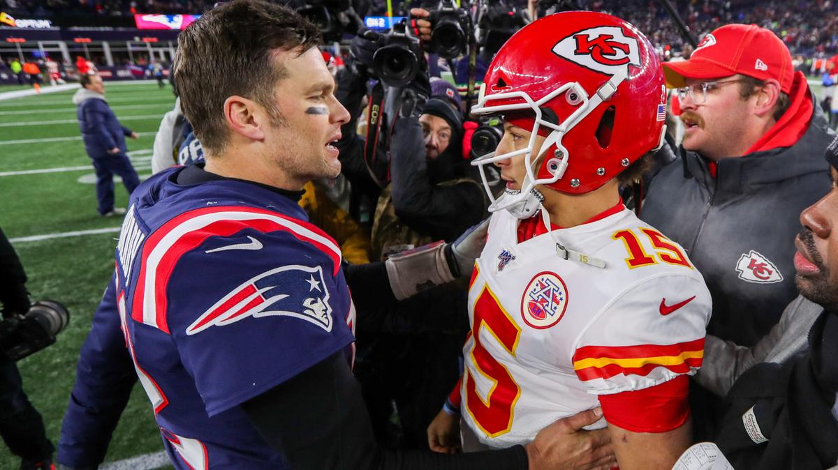 Quarterbacks Patrick Mahomes and Tom Brady.