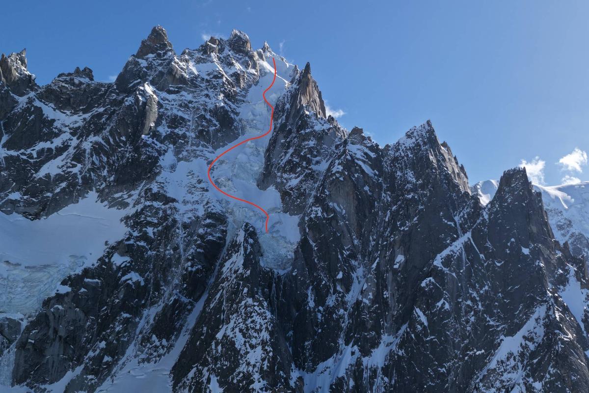  Matthias Giraud's ski BASE route of the Aiguille du Plan North Face.