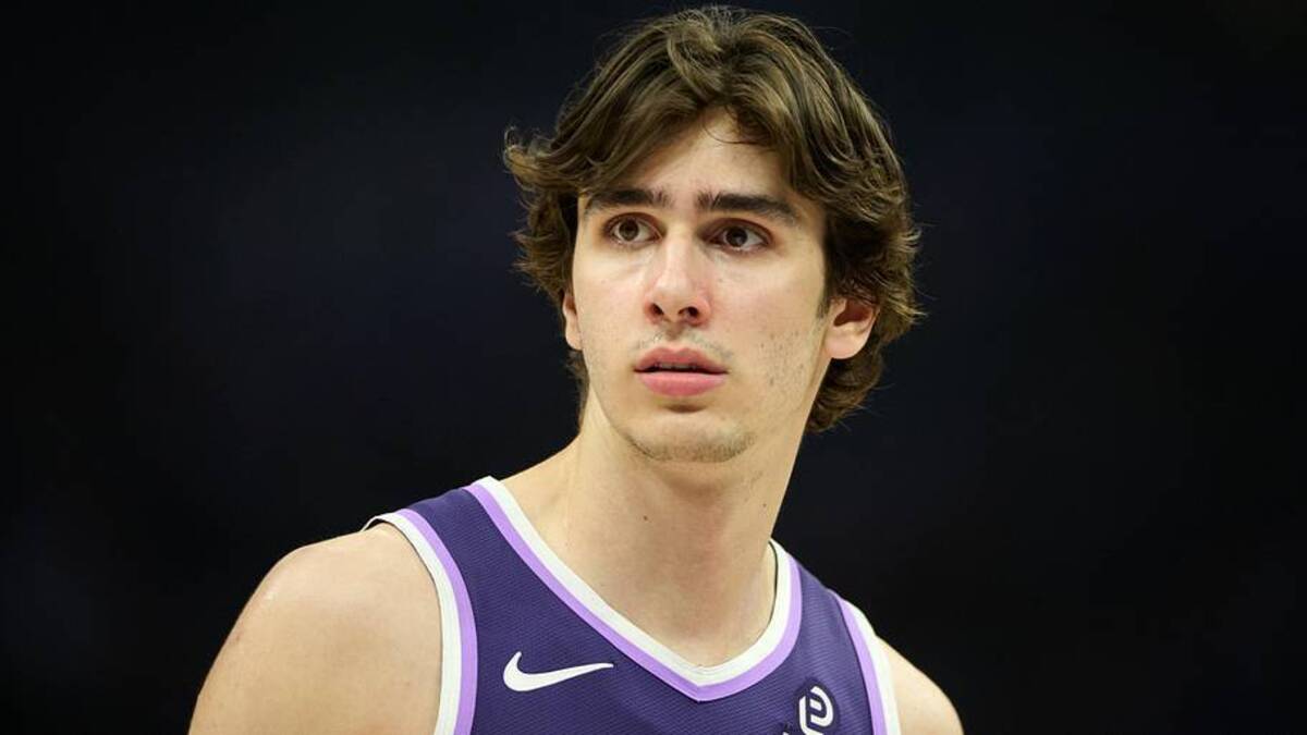  Apr 10, 2026; Sacramento, California, USA; Sacramento Kings center Maxime Raynaud (42) looks on against the Golden State Warriors during the first quarter at Golden 1 Center. | Robert Edwards-Imagn Images 