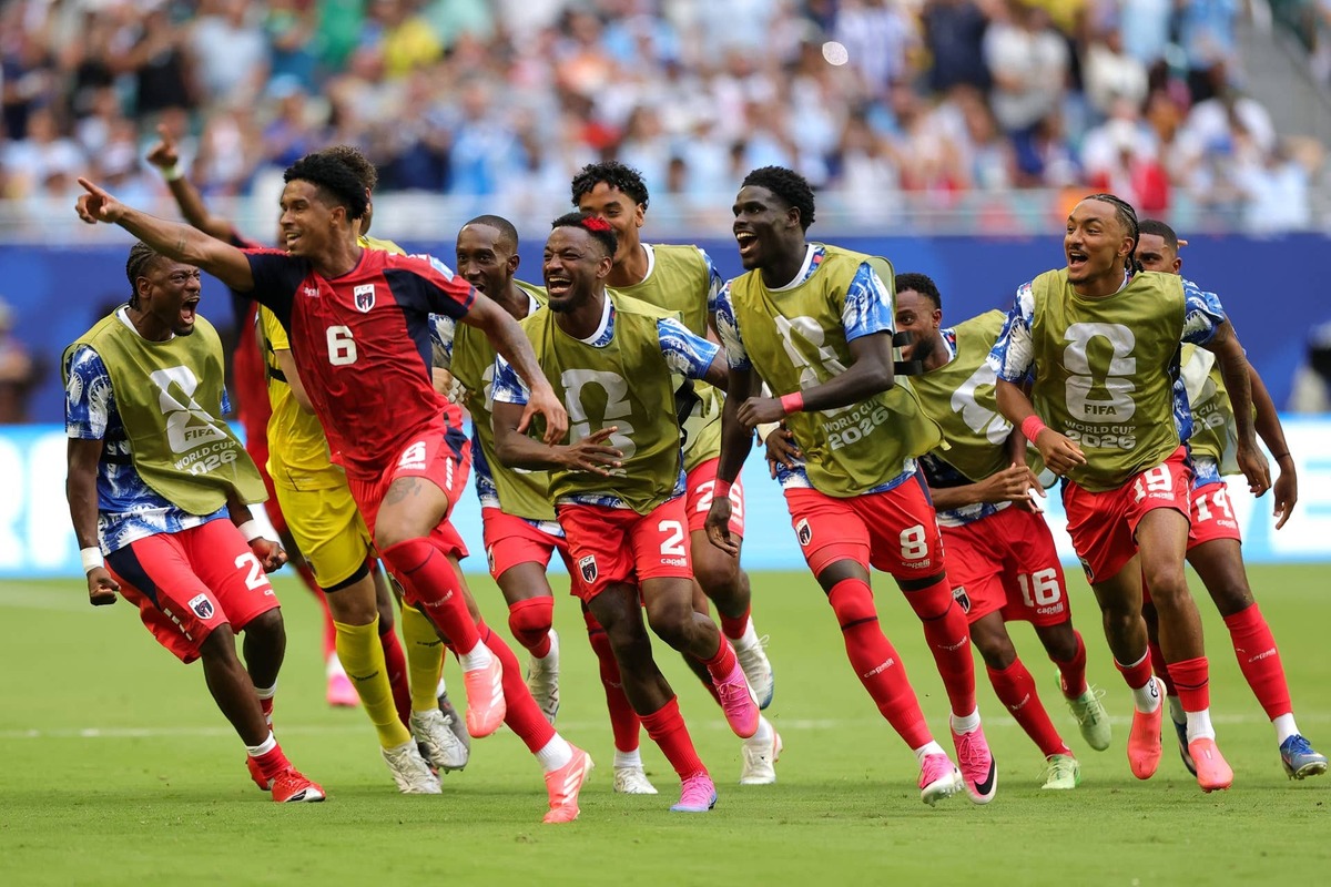  Kevin Pina #6 of Cabo Verde celebrates with teammates after scoring the team's first goal during the FIFA World Cup 2026 Group H match between Uruguay and Cabo Verde at Miami Stadium on June 21, 2026 in Miami Gardens, Florida. (Photo by Alex Slitz/Getty Images) Photo by Alex Slitz/Getty Images