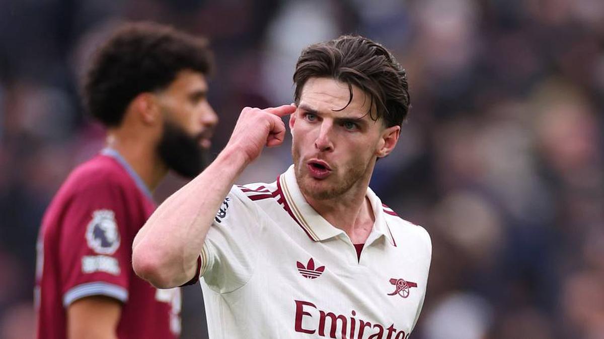  Declan Rice will have to settle for the Premier League trophy. | Marc Atkins/Getty Images 