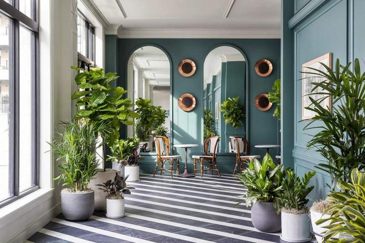  The historic Kimpton Cottonwood Hotel has been renovated with many contemporary touches. Photo credit: Lisa Chism 