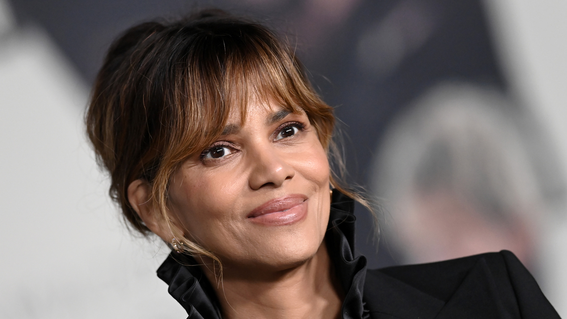 Halle Berry's Resort-Style Vacation Pants Are Still in Stock (for Now 