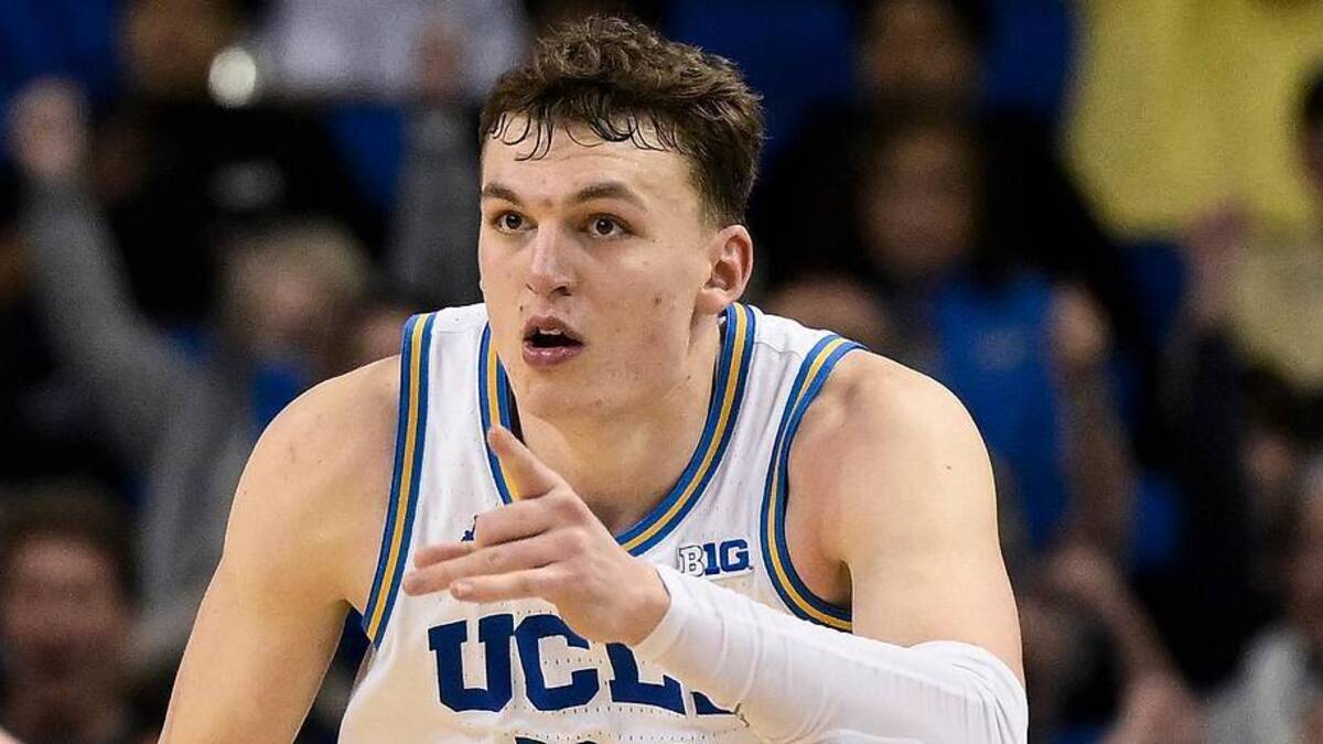  Mar 3, 2026; Los Angeles, California, USA; UCLA Bruins forward Tyler Bilodeau (34) points to teammates after hitting a 3-point jumpshot during the second half at Pauley Pavilion presented by Wescom Financial. Mandatory Credit: Robert Hanashiro-Imagn Images | Robert Hanashiro-Imagn Images 