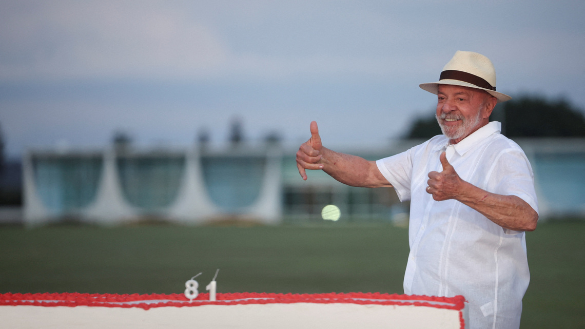 Analysis-Brazil's Lula to reap gains from Bolsonaro family flight