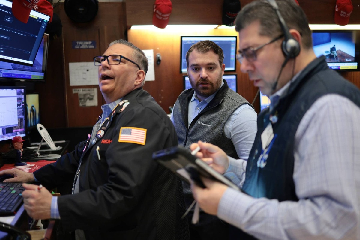  Getting to $200 from where Intel was trading on July 2 would require another 62% gain in a stock that has already surged 481% over the past year. Santiago/Getty Images