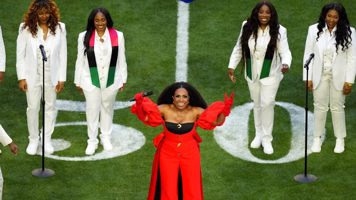 Entertainer Sheryl Lee Ralph performs “Lift Every Voice”, often referred to as the Black national anthem, prior to the NFL Super Bowl 57 football game between the Kansas City Chiefs and the Philadelphia Eagles, Sunday, Feb. 12, 2023, in Glendale, Ariz. (AP Photo/Charlie Riedel)