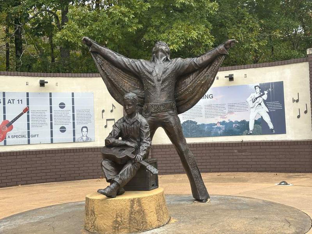  The Becoming statue illustrates the journey from a Tupelo boy to a global icon. Photo credit: Robin O’Neal Smith 