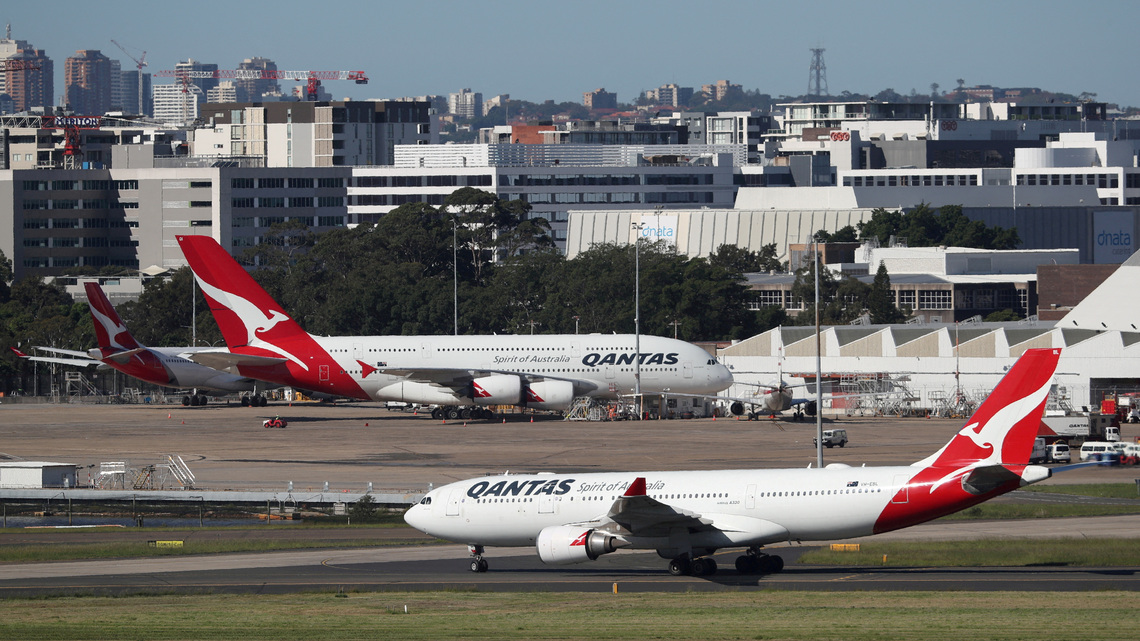 Qantas ground workers to strike over pay and conditions next week