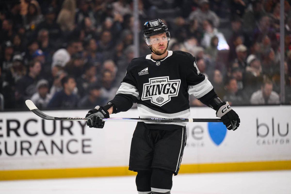  Los Angeles Kings left wing Artemi Panarin looks on against the Nashville Predators at Crypto.com Arena. William Liang-Imagn Images