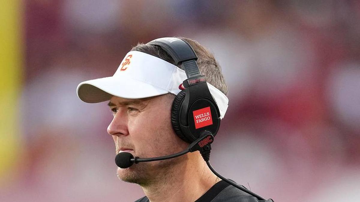  Aug 30, 2025; Los Angeles, California, USA; Southern California Trojans head coach Lincoln Riley watches from the sidelines against the Missouri State Bears in the first half at United Airlines Field at Los Angeles Memorial Coliseum. Mandatory Credit: Kirby Lee-Imagn Images | Kirby Lee-Imagn Images 
