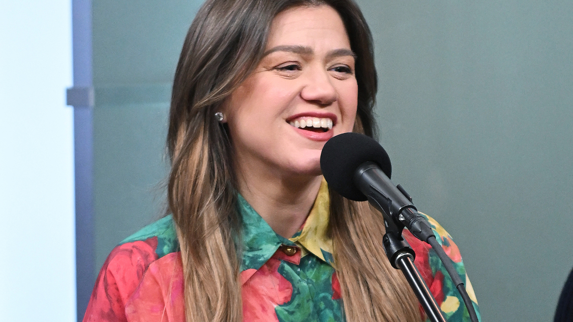 Kelly Clarkson Jokes About Getting Fired by NBC: 'Don't Work There Anymore' 