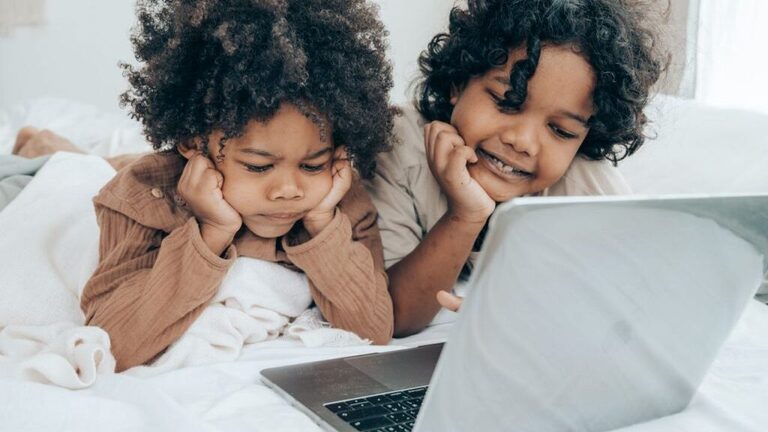 Why parents feel confused by screen time advice for kids