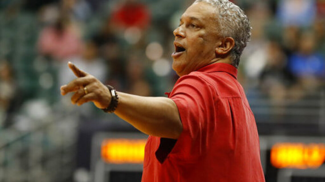 Marvin Menzies digs into past for UMKC hoops staff, including Pitino connection, KC native