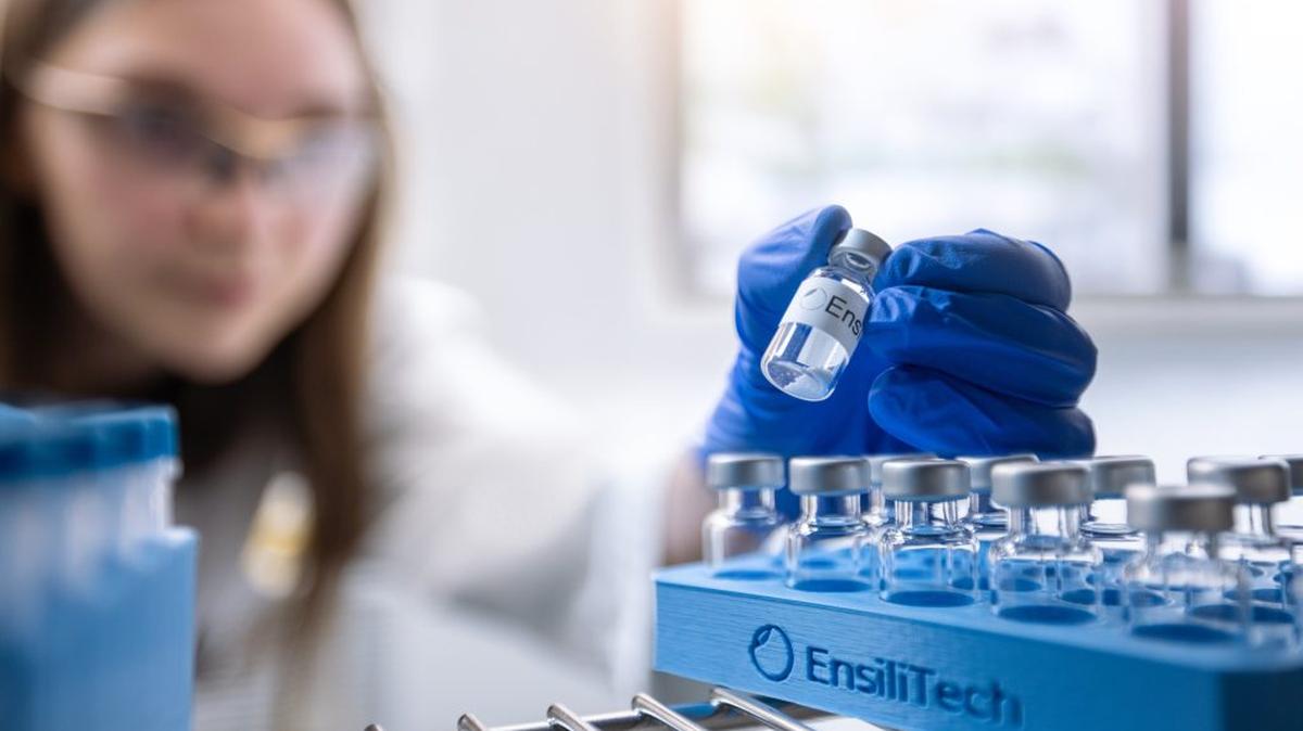 A laboratory in the UK working to develop a vaccine against hantavirus. (Anthony Brown / EnsiliTech via SWNS). 