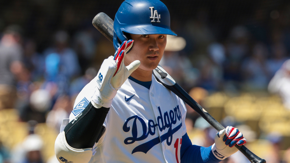 Shohei Ohtani out of Dodgers lineup, available to pinch hit