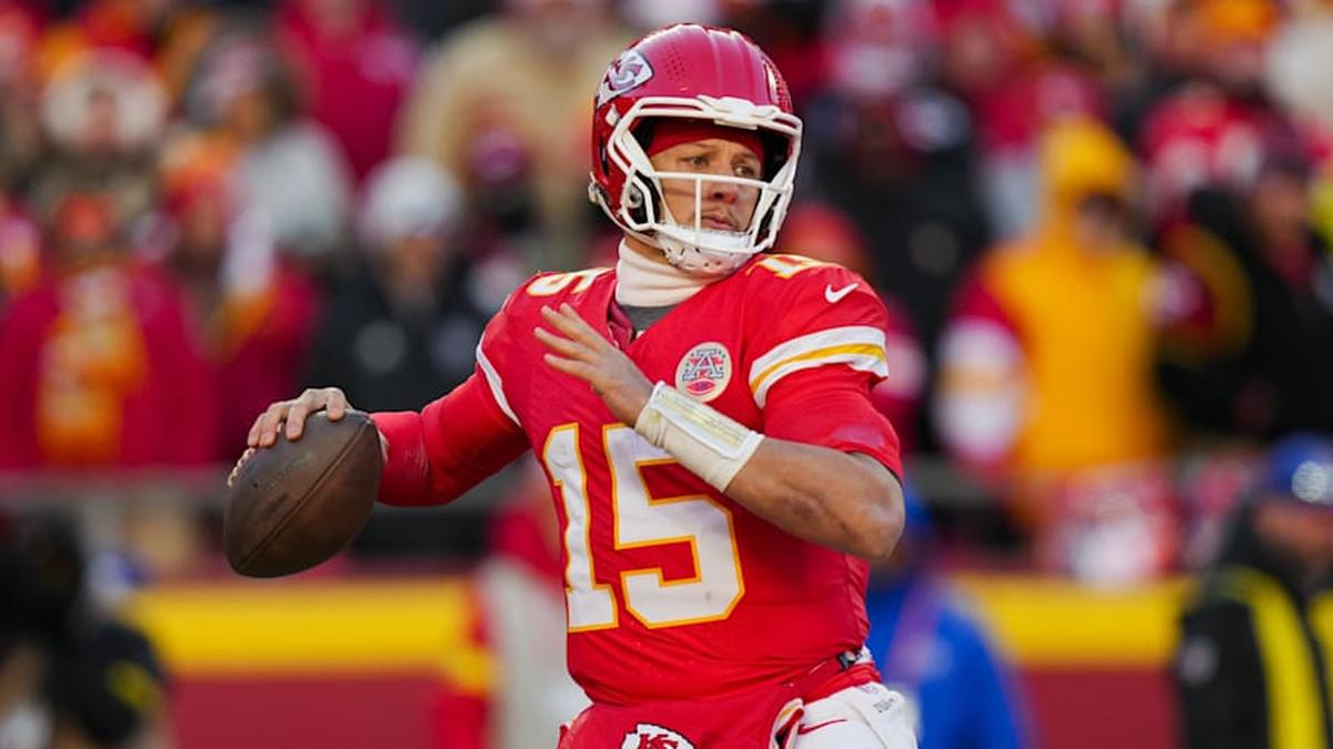 Dec 14, 2025; Kansas City, Missouri, USA; Kansas City Chiefs quarterback Patrick Mahomes (15) throws a pass during the second half against the Los Angeles Chargers at GEHA Field at Arrowhead Stadium. Mandatory Credit: Jay Biggerstaff-Imagn Images | Jay Biggerstaff-Imagn Images 