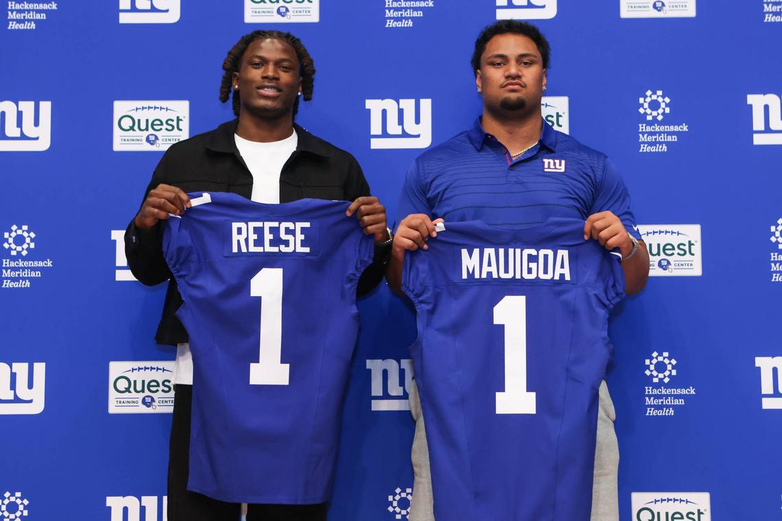  The New York Giants landed two top-10 picks in LB Arvell Reese and OL Francis Mauigoa. (Tom Horak-Imagn Images) 