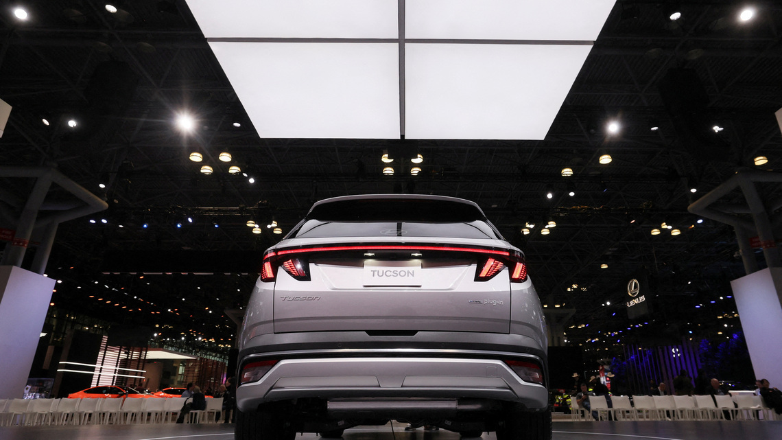 Hyundai lifts margin target, expands US hybrid lineup