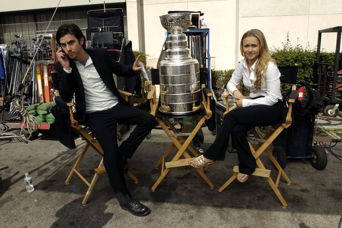 Milo Ventimiglia and Hayden Panettiere pose with the Stanley Cup.Amanda Edwards/Getty Images for The NHL 
