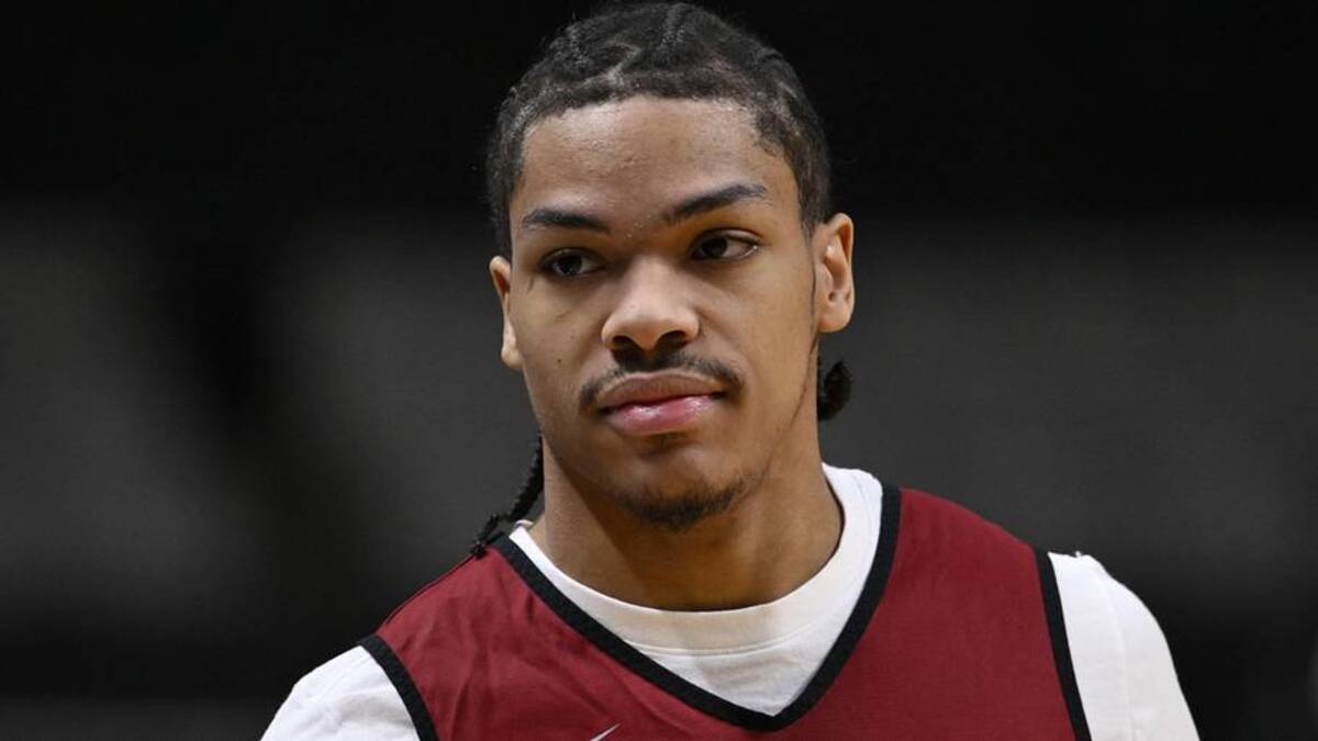  Mar 25, 2026; San Jose, CA, USA; Arkansas Razorbacks guard Darius Acuff Jr. (5) looks on during a practice session ahead of the west regional of the men's 2026 NCAA Tournament at SAP Center. | Eakin Howard-Imagn Images 