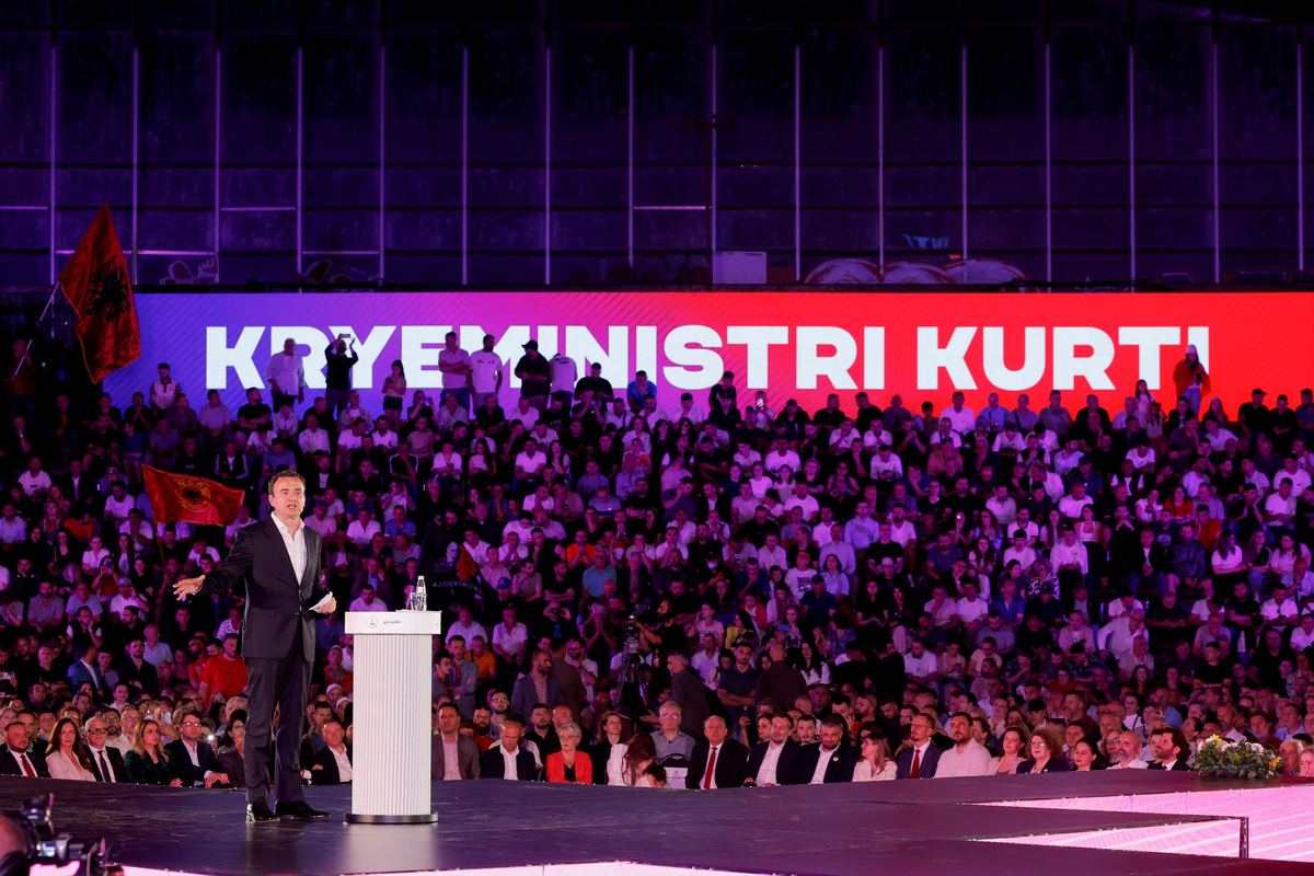 Prime Minister of Kosovo and Levizja Vetevendosje (Movement for Self-Determination) party leader Albin Kurti speaks to his supporters during the closing electoral rally for the upcoming parliamentary elections in Pristina, Kosovo June 6, 2026. REUTERS/Valdrin Xhemaj