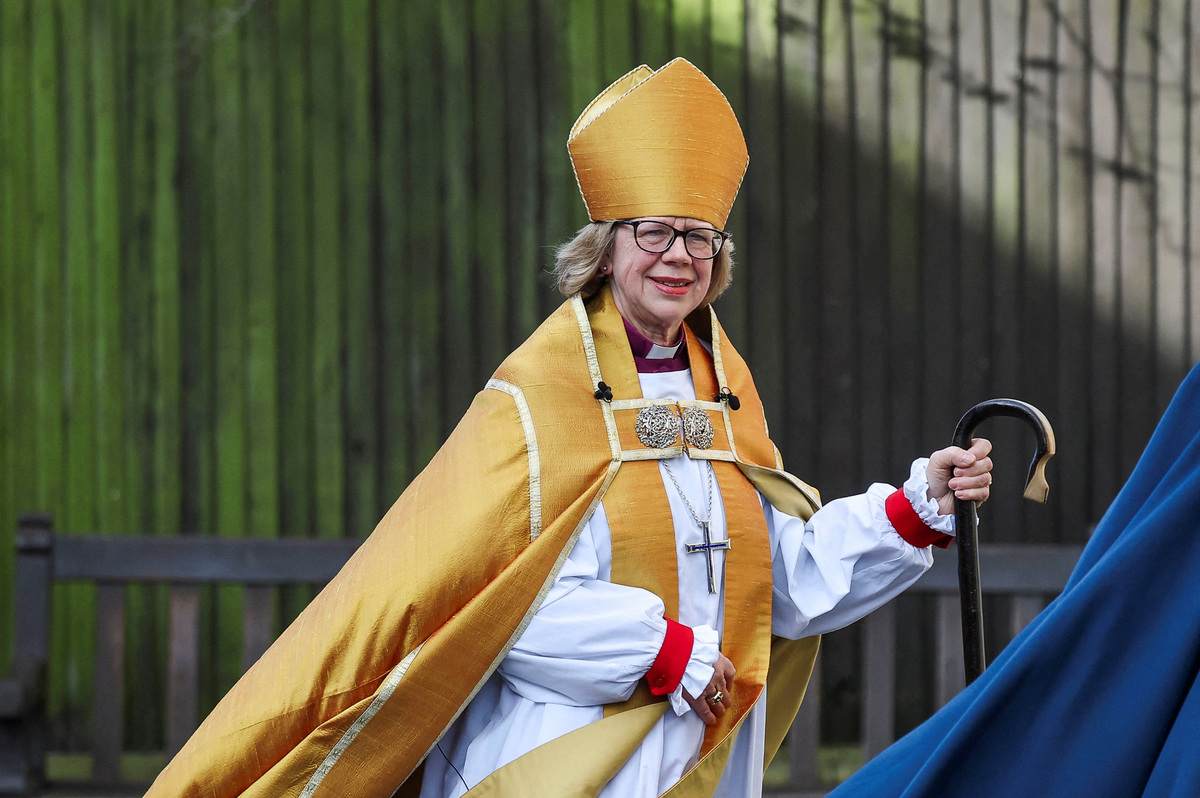 FILE PHOTO: Sarah Mullally arrives to attend the Installation Service for her as the 106th and first female Archbishop of Canterbury, at Canterbury Cathedral in Canterbury, Britain, March 25, 2026. REUTERS/Toby Melville/File Photo