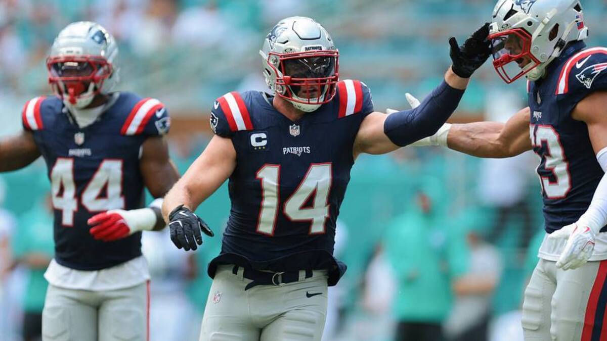  Sep 14, 2025; Miami Gardens, Florida, USA; New England Patriots linebacker Robert Spillane (14) celebrates after a play against the Miami Dolphins during the first quarter at Hard Rock Stadium. Mandatory Credit: Sam Navarro-Imagn Images | IMAGN IMAGES via Reuters Connect 