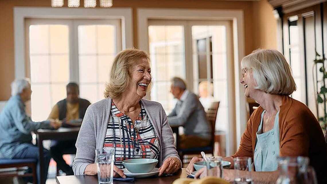 Assisted living vs. memory care: 5 key differences 