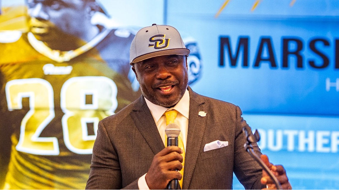 Marshall Faulk: The money game is in the FBS 