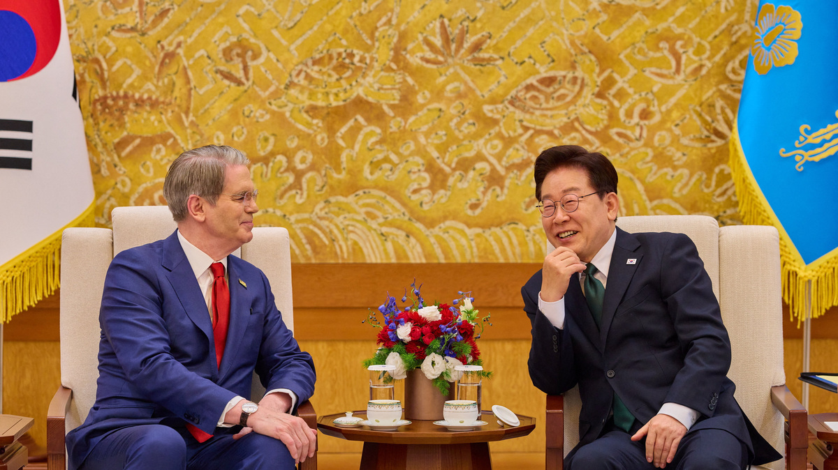 South Korean President Lee Jae Myung talks with U.S. Treasury Secretary Scott Bessent during their meeting at the Presidential Blue House in Seoul, South Korea, May 13, 2026.    The Presidential Blue House/Yonhap via REUTERS