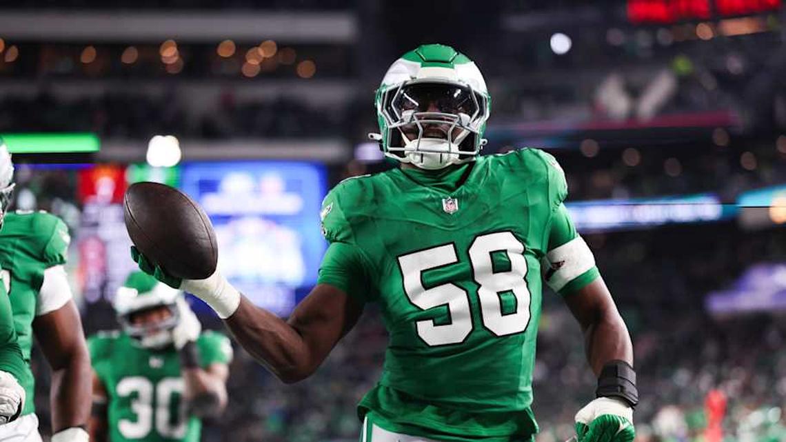  Jan 4, 2026; Philadelphia, Pennsylvania, USA; Philadelphia Eagles linebacker Jalyx Hunt (58) celebrates an interception during the second quarter against the Washington Commanders at Lincoln Financial Field. Mandatory Credit: Bill Streicher-Imagn Images | Bill Streicher-Imagn Images 