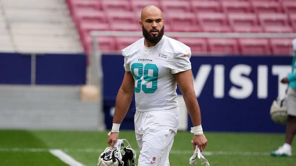 Miami Dolphins tight end Julian Hill (89) during practice at Estadio Riyadh Air Metropolitano in Spain during the 2025 season. 