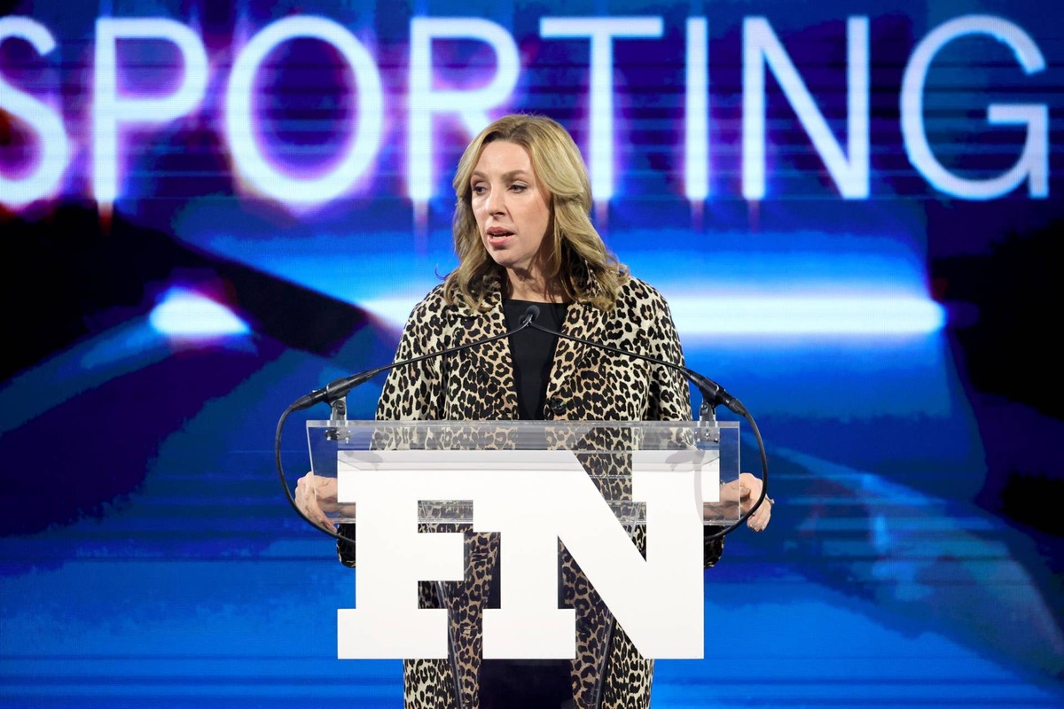  Dick's Sporting Goods CEO Lauren Hobart is optimistic about consumer spending 