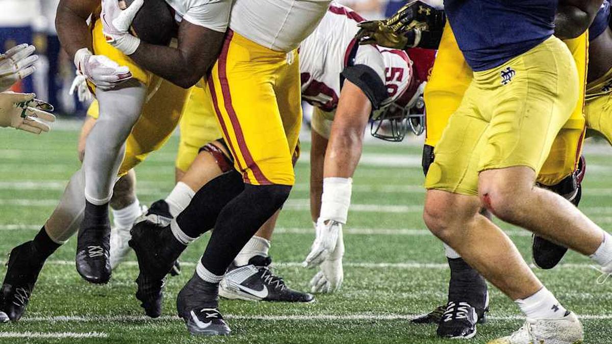  Oct 18, 2025; South Bend, Indiana, USA; Southern California Trojans running back Bryan Jackson (21) runs the ball in the first half against the Notre Dame Fighting Irish at Notre Dame Stadium. Mandatory Credit: Trevor Ruszkowski-Imagn Images | Trevor Ruszkowski-Imagn Images 